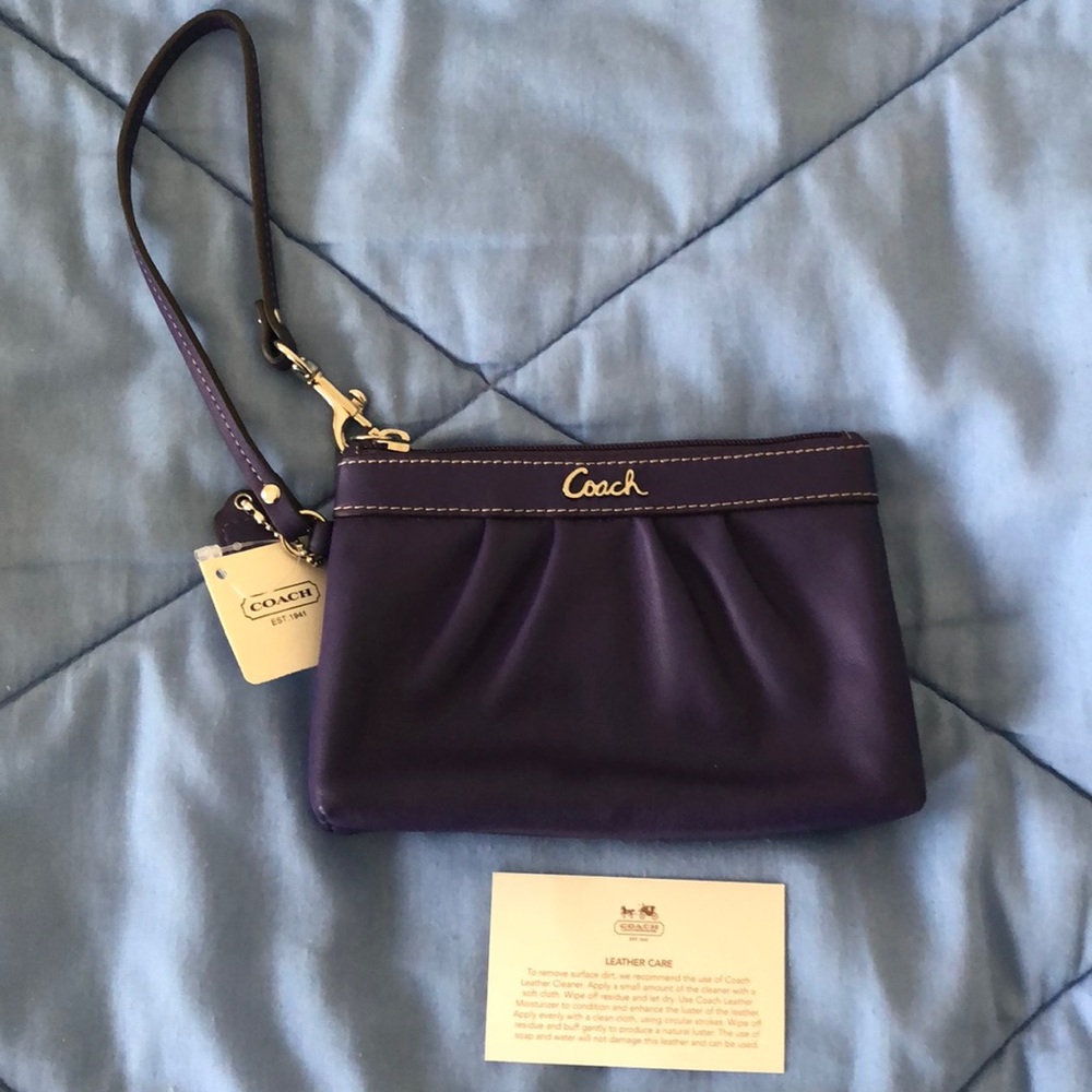 NWT Coach Purple Pleated Cobbled Leather Wristlet